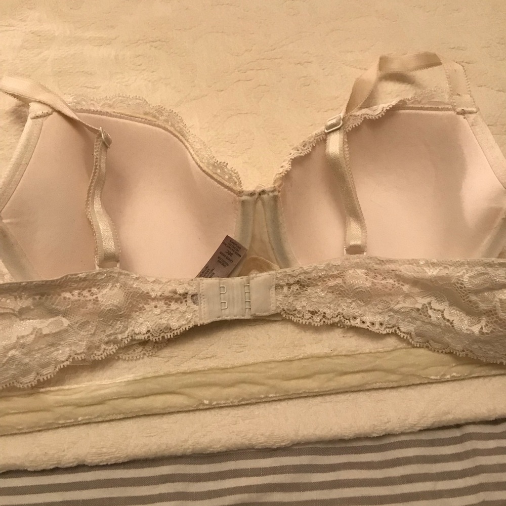 Victoria secret body by Victoria Demi bra